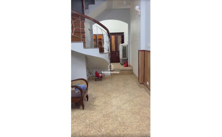 Cho thuê nhà Ở GĐ, NỮ 3 EM  ngõ 23  Đông Tác, 39m2, 2 ngủ, 2 vệ sinh, chỉ 8 Triệu/tháng